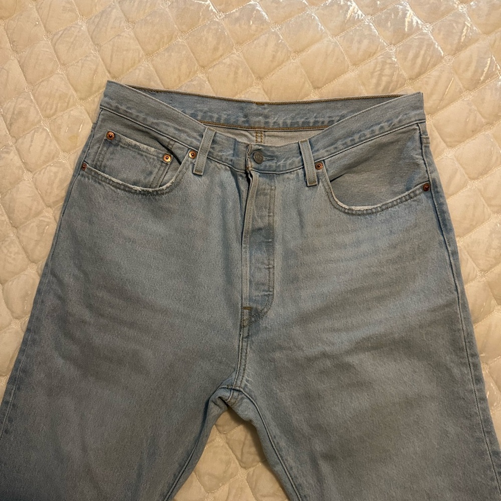 Levi’s 501 button fly straight leg boyfriend fit Jeans size 33W/30L - Picture 4 of 6